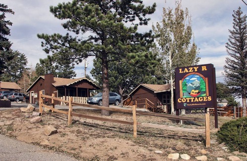 Estes Park Cabin | Enjoy your time in a cozy suite at a great rate!