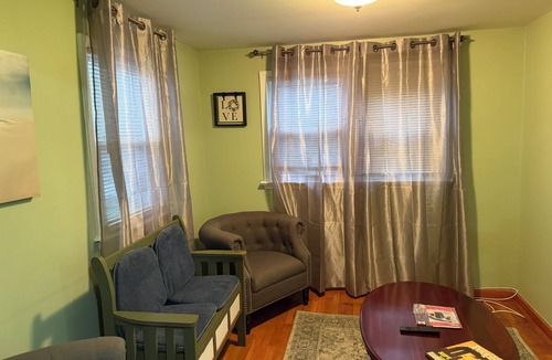 West Orange Apartment | Enjoyable 3-bedroom apartment with AC in charming West Orange