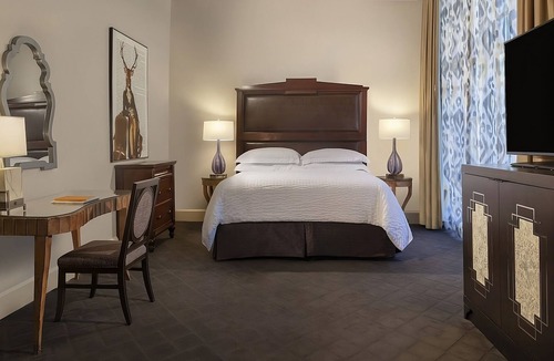 Downtown Fort Worth Hotel | Ensuring a Very Comfortable & Relaxing Stay! Minutes to Fort Worth Zoo
