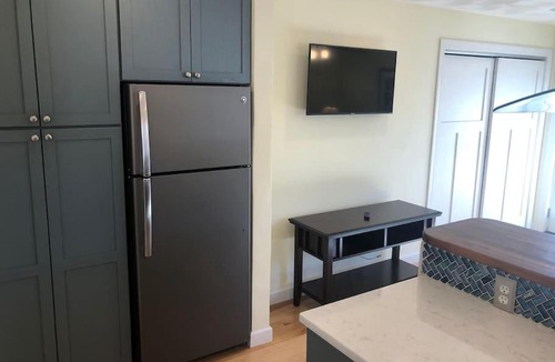 Springfield Apartment | Entire apartment close to downtown - 2 Queen beds