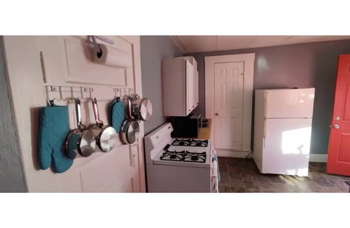 Near Eastside Apartment | Entire Private Studio; Only minutes to Downtown Indianapolis.