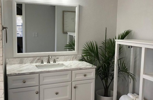 Willow Run House | Escape the Tourists! Lots of space.