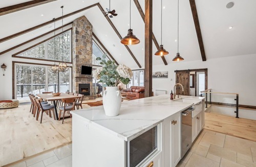 La Conception Ski Chalet | Escape to Mont-Tremblant: A Luxurious Retreat Awaits You