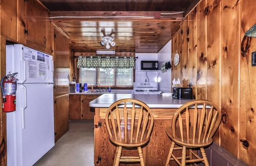 St Germain Cottage | Estrold's Cabin- Pioneer Cabin