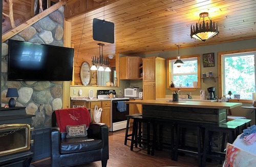 Bois Blanc Island House | Eulenhaus or Owlhouse - Fall colors coming