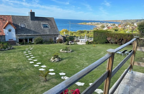 Digosville House | Exceptional 3-bedroom house with sea view