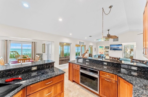 Melbourne Beach House | Exclusive Oceanfront Retreat | Heated Pool & Spa Access 🏖️