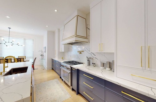 North York House | Executive Home in Toronto [4 bedrooms4 Bath]