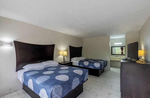 Beeville Hotel | Executive Inn