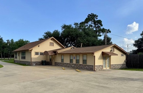 Beaumont House | Executive Living 4BR 2BA in Beaumont