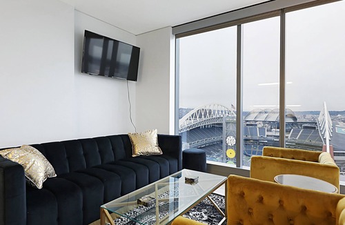 Downtown Seattle Apartment | Executive Penthouse with 4-point View Live Work 97 Walk Score 100 Transit Score