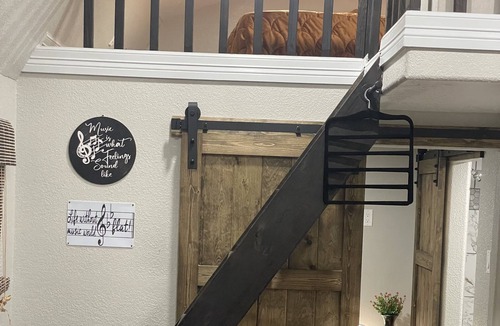Brazoria Cabin | Experience Tranquility at the Joseph Cabin: Peaceful Getaway Close to the River