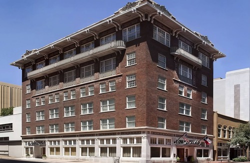 Downtown Fort Worth Hotel | Explore Fort Worth Attractions! Short Drive to Modern Art Museum of Fort Worth