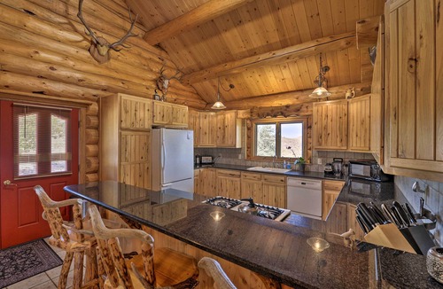 Lander Cabin | Exquisite Log Home with Lander Valley Views!