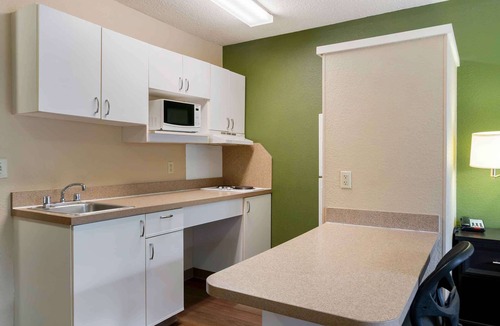 Madison Heights Hotel | Extended Stay America Suites Detroit Madison Heights