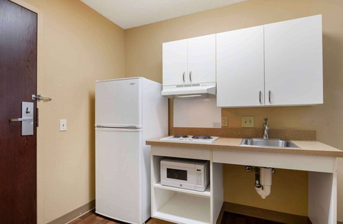 Crosswoods Hotel | Extended Stay America Select Suites - Columbus - Worthington