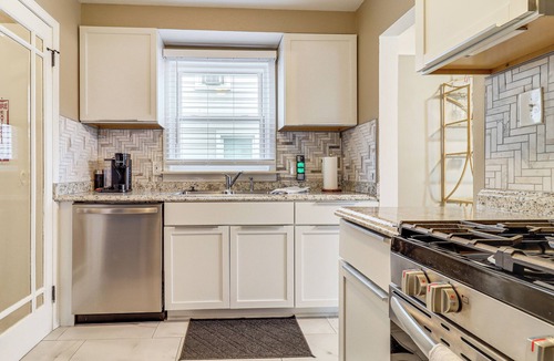 Inkster House | Extended Stay in Metro Detroit: Home w/Yard!