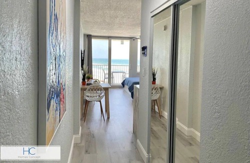 Lenox Park Apartment | # Extraordinary Ocean View Studio w/Balcony on Top floor!