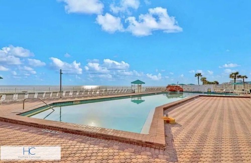 Lenox Park Apartment | # Extraordinary Ocean View Studio w/Balcony on Top floor!