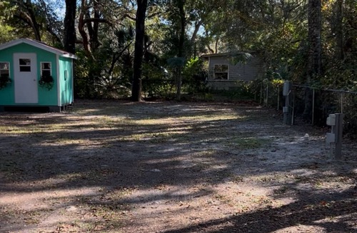 Old Town RV Rental | Fabulous private RV pad with full hookups, sewer and water located in Old Town
