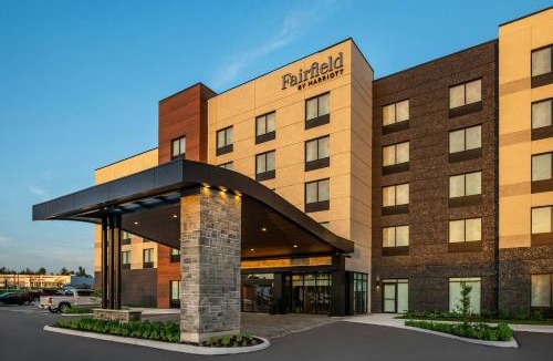 Gravenhurst Hotel | Fairfield by Marriott Inn & Suites Gravenhurst Muskoka