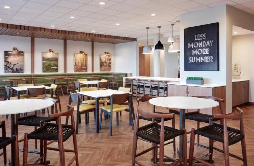 Clear Lake Hotel | Fairfield by Marriott Inn & Suites Clear Lake