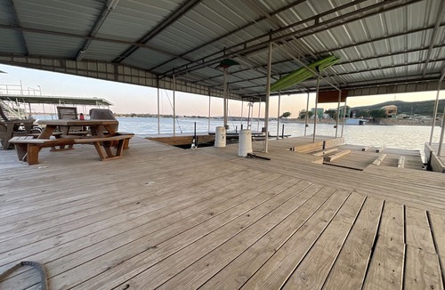 Graford House | Family Bunkhouse 🚤 Option To Use Next Door Covered Boat Dock If Available 🚤