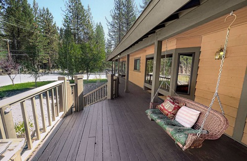 Graeagle Cabin | Family Cabin in Graeagle CA w/King Bed & EV Charge