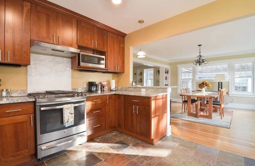 Ravenna House | Family Friendly 4 Bedroom Craftsman in Ravenna