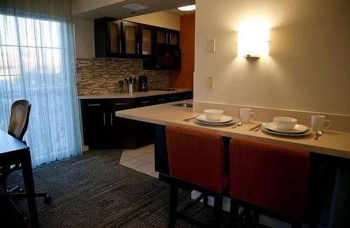 San Bruno Hotel | Family-friendly Accommodation! Pets Allowed, Free Breakfast!