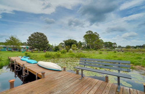 Deltona Lakes House | Family Friendly Lakefront Home w/Dock & Kayaks