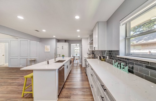Northeast Carrollton House | Family-friendly, Remote work, Near Highways, King bed, Grill, Games, Foosball