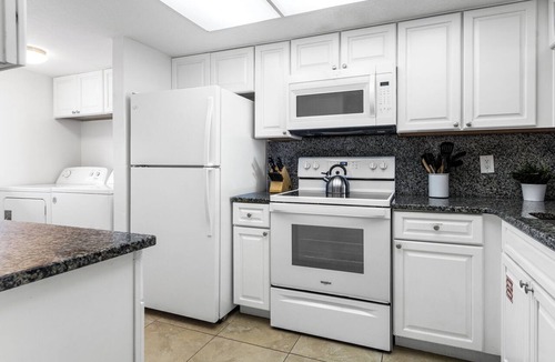 Cocoa Beach Condo | Family Friendly & Right on the Beach - Spacious 3 Bedroom Condo w/Great Views! 🌺
