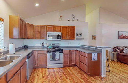 Near North Valley House | Fantastic 3bd/2ba in N. Valley, Garage, near i40