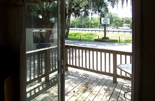 Inverness Cottage | Fantastic Cabin with Wooden Deck in Inverness, Florida