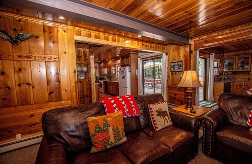 Sunnyside House | Fir Forest Cottage by Hauserman Rental Group