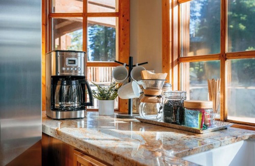 Kingswood Estates Cabin | Fire Pit, Poker Room, 5 min to beach, Dogs welcome