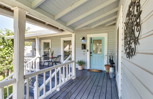 Winter Garden Cottage | Fire Pit & Yard: Updated Winter Garden Home!