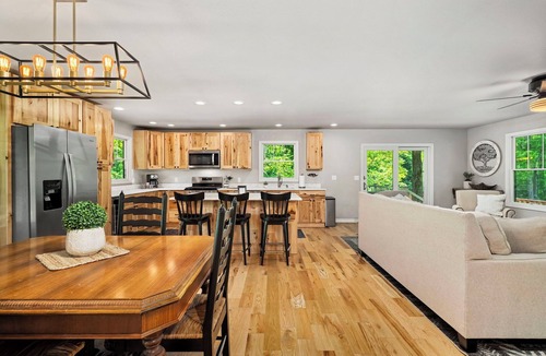 Simpson House | Fireplace + Fire Pit + Shaded Deck