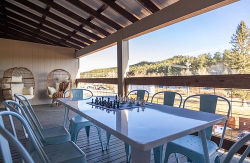 Custer Villa | Fireside Grove | Downtown Stay w/Hot Tub