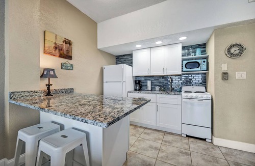 Daytona Beach Shores Apartment | First Floor Private Paradise Ocean Front Studio SPRING SALE! POOL OPEN!