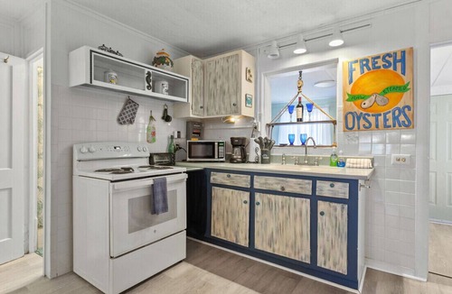 Lanark Village Cottage | Fish, Boat, Play with a cute comfy place to stay!