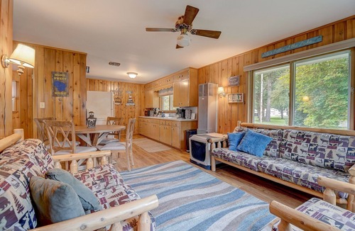 Markesan Cabin | Fisherman's Retreat | Arcades | Firepit | Grill