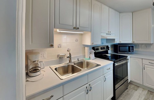Ormond Ocean Gard House | Flip Flop Oasis | Beach Bungalow w/Modern Comforts