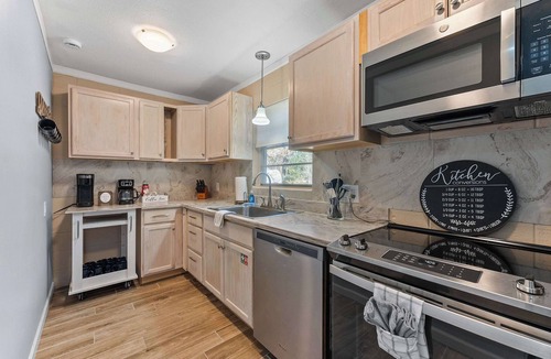 Foley Apartment | Foley Riverfront Escape Kayaks Firepit Near Beach