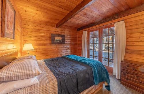 Christopher Creek House | Forest Cabin 3 Bear's Den
