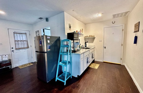 Keller Apartment | Fort Worth Spacious Studio | Office Desk Area | Shared Pool | Monthly Stays