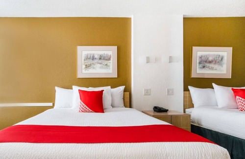 Wichita Falls Hotel | Four Queen Bed Rooms w/Private Bath – Perfect Stay Close to Local Adventures