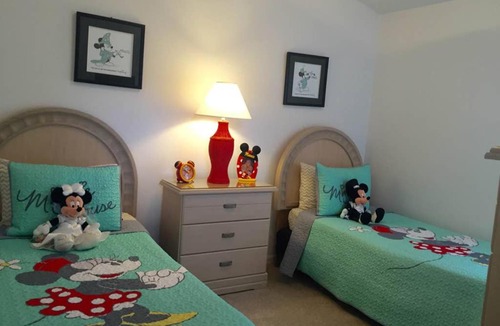 Westbury House | Fox Loop Disney Dream
