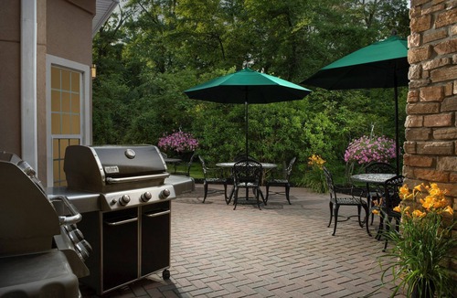 North Brunswick Apartment | Free Breakfast. Indoor Pool. Close to Rutgers University!